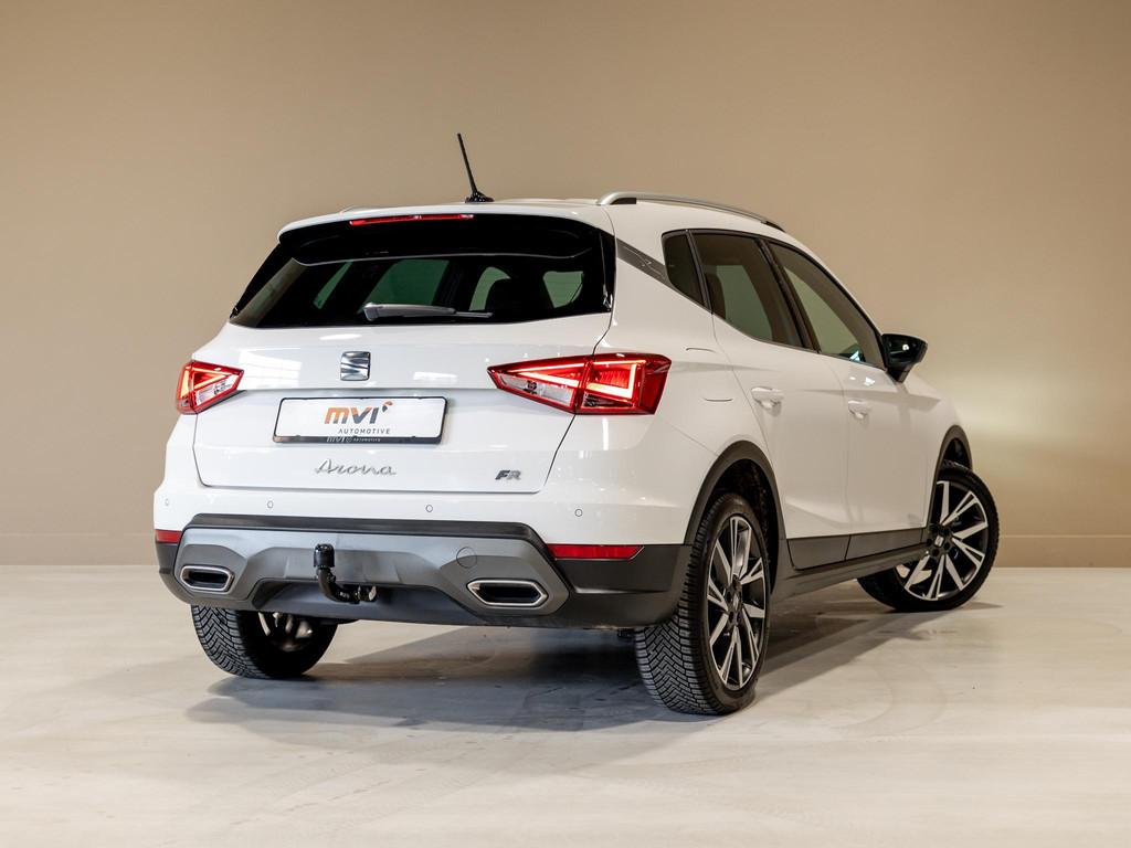 SEAT Arona 1.0 TSI FR Business Connect / 110pk / Trekhaak /, Auto's, Seat, Gebruikt, Met garantie (alle), Alcantara, Wit