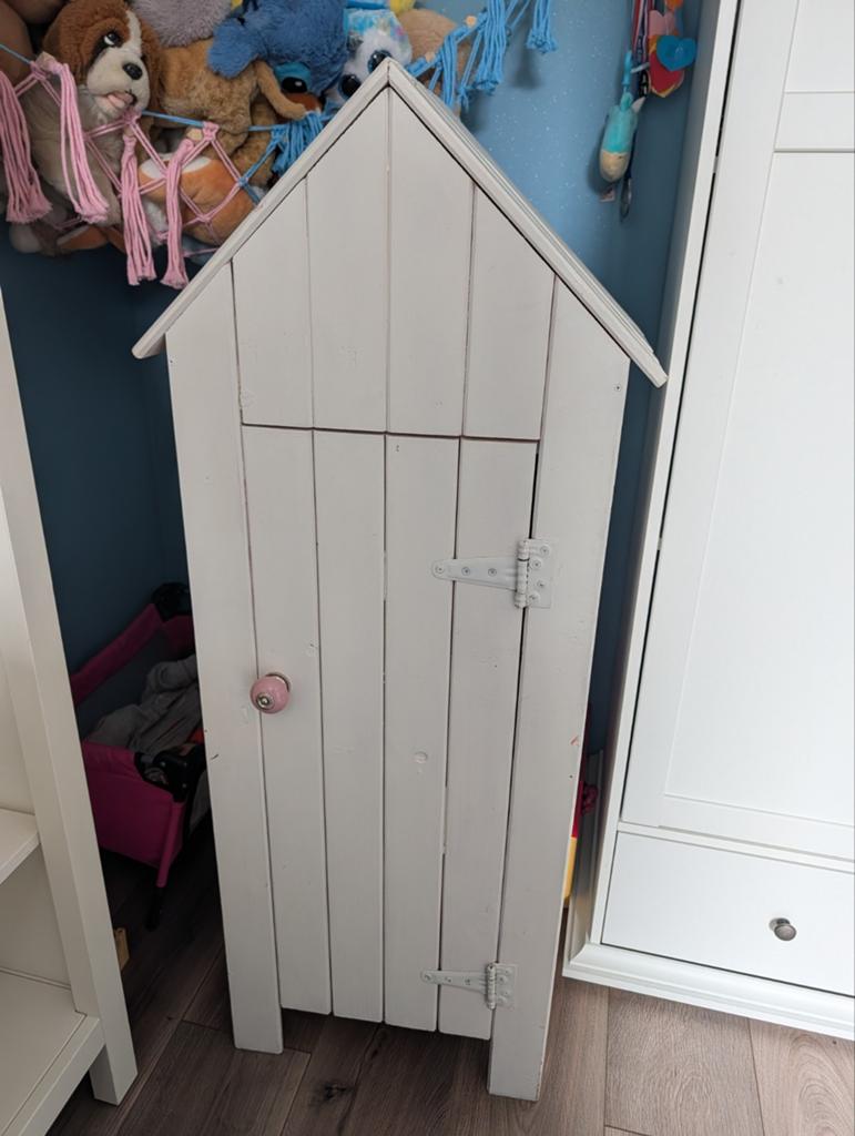Leuk wit kastje in de vorm van een strandhuisje, Ophalen, Minder dan 50 cm, Minder dan 25 cm, Kinderkamer, speels, strandhuisje