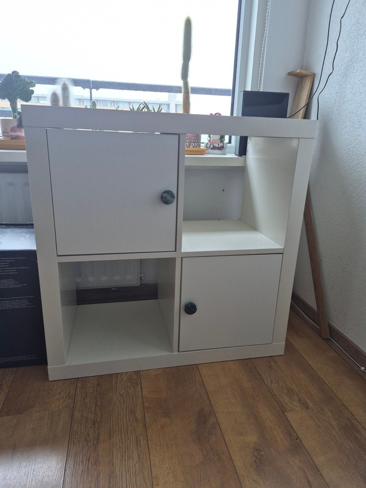 Ikea witte Kast met Opbergvakken en Deurtjes, Ophalen, Gebruikt