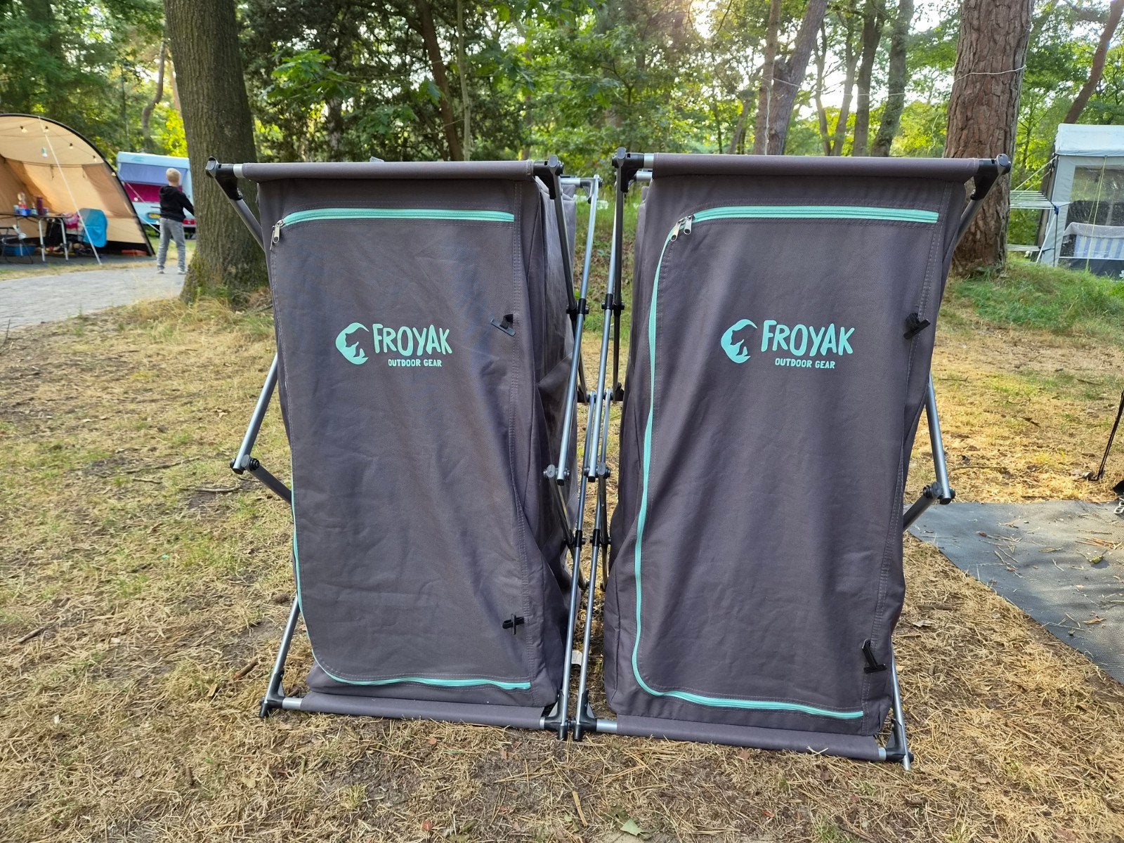 Twee Froyak campingkasten - Gebruikt maar netjes, Ophalen, Gebruikt