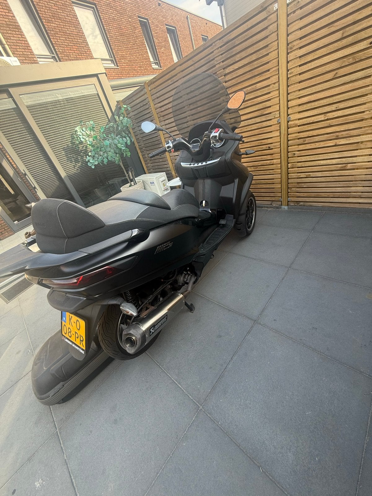 Piaggio MP3 500 LT Sport ABS/ASR - Akrapovic uitlaat, Motoren, Particulier, Scooter