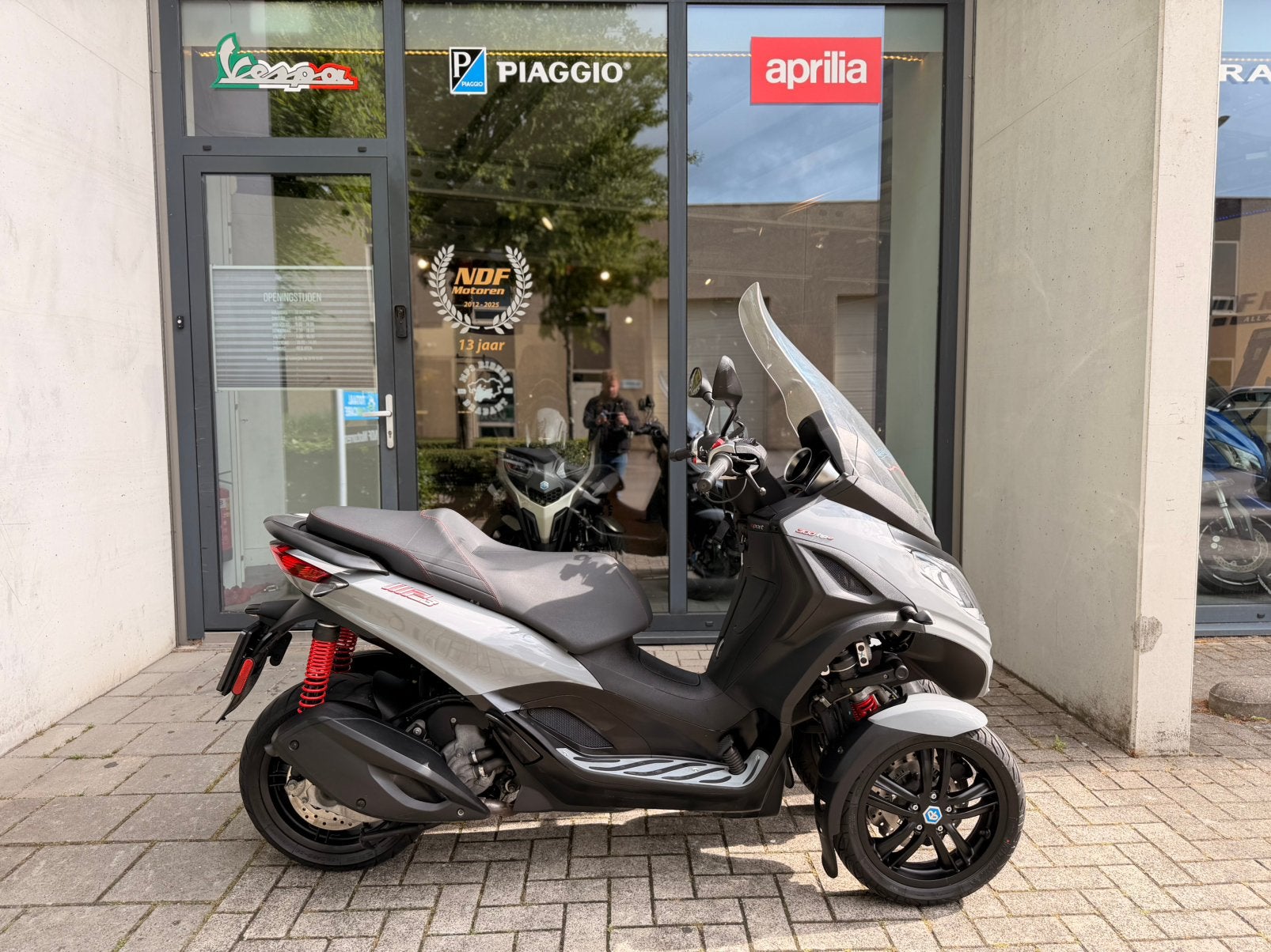 Piaggio mp3 300cc hpe abs asr autorijbewijs!, Motoren, Motoren | Piaggio, Particulier, Scooter, Ophalen of Verzenden