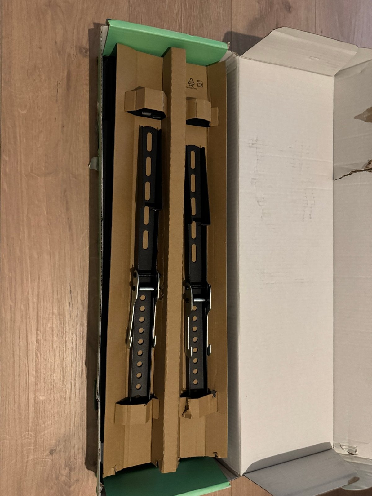ISY TV Muurbeugel 37-85 inch, Audio, Tv en Foto, Ophalen, Zo goed als nieuw