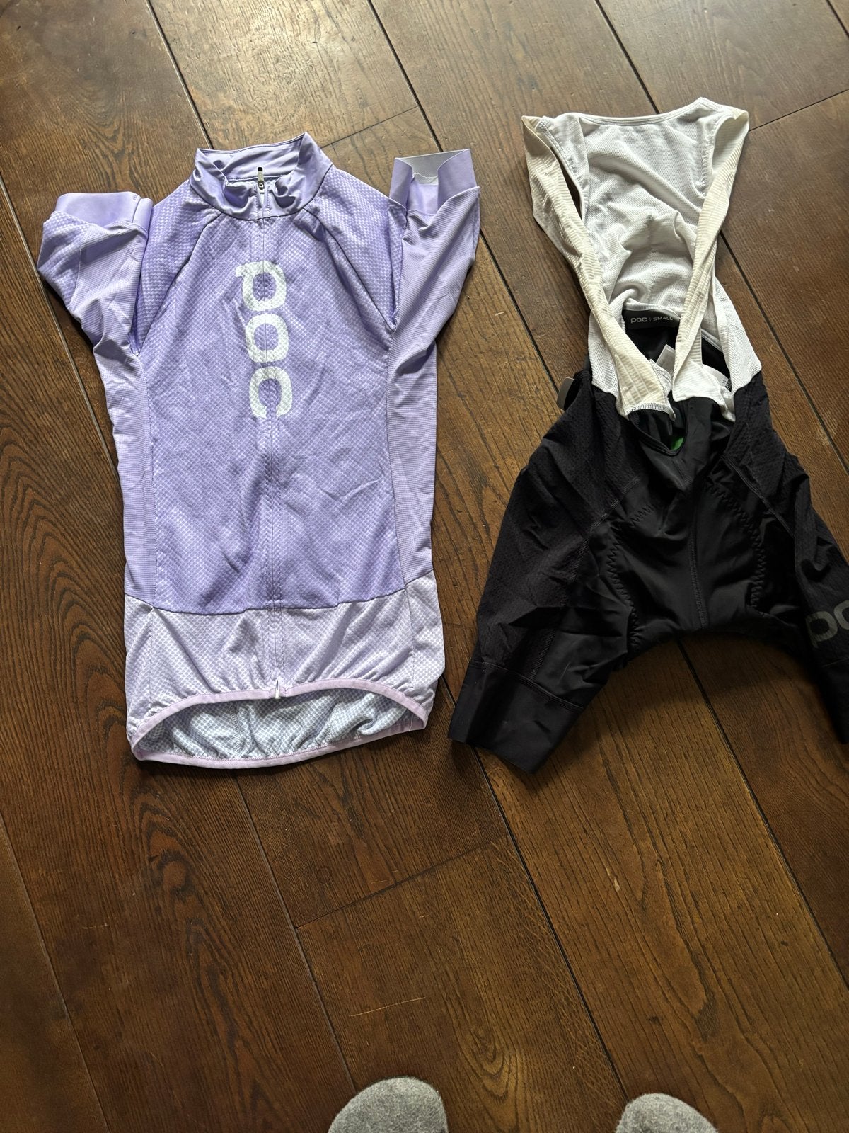 Fietskleding set: shirt, broek en armstukken, Ophalen of Verzenden, Gebruikt, Helm