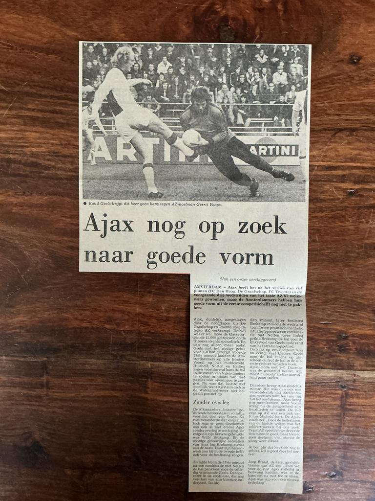 Voetbal krantenartikel Ajax AZ ‘67 februari 1976 Geels, Verzamelen, Ophalen of Verzenden, Knipsel(s)