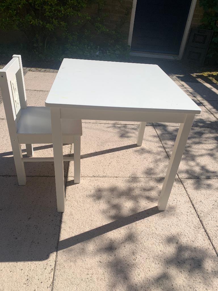 Kritter kindertafel + kinderstoel, Ophalen, Zo goed als nieuw, Tafel(s) en Stoel(en)