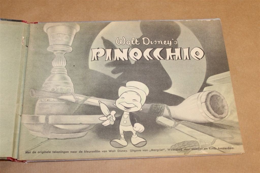 Walt Disneys Pinocchio — Vintage Plaatjesalbum, 1957, Verzamelen, Gebruikt, -, Beeldje of Figuurtje, -