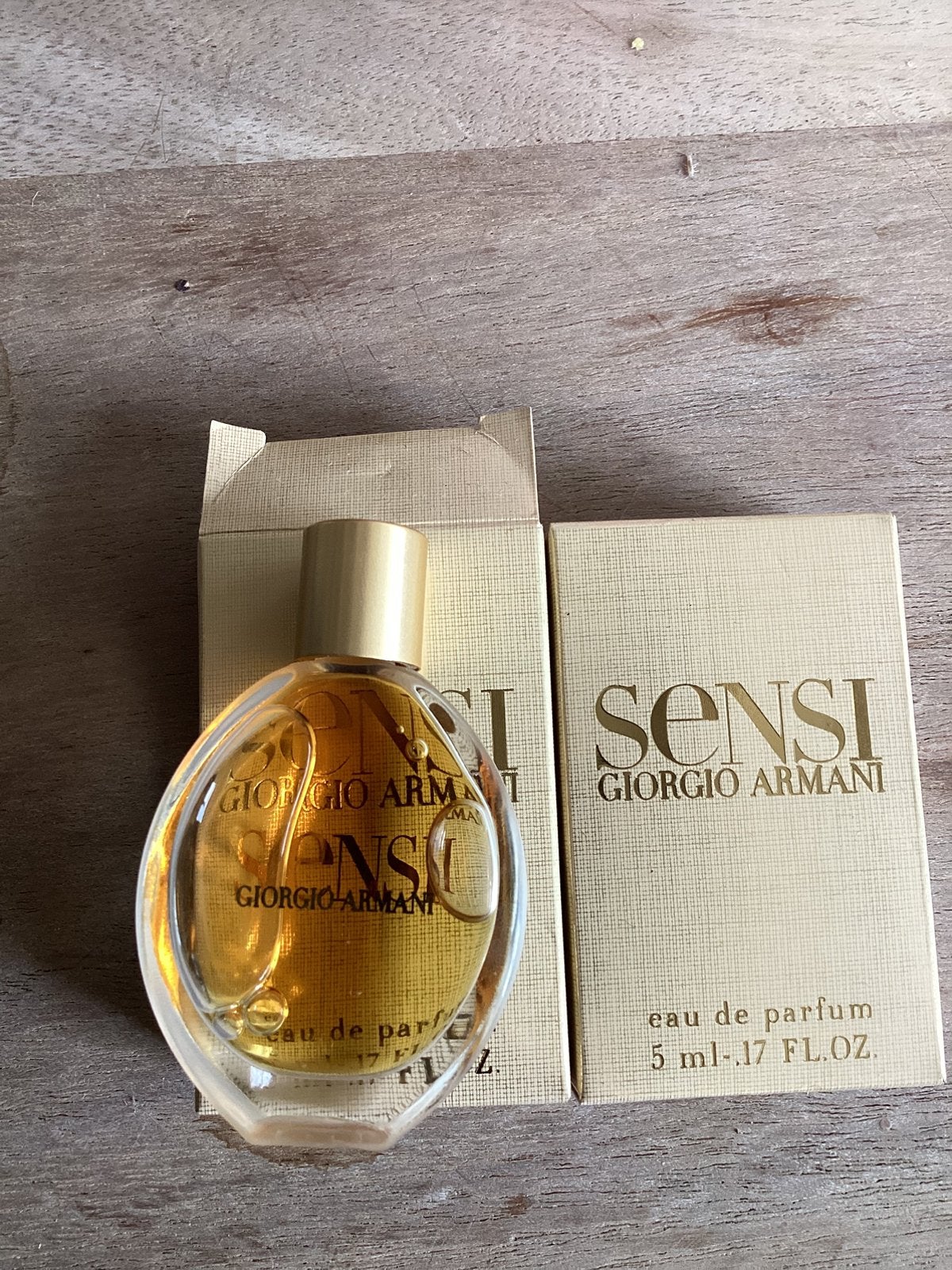 10ml sensi giorgio armani parfum, Verzamelen, Ophalen of Verzenden, Zo goed als nieuw, Miniatuur