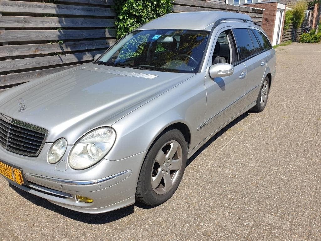 Mercedes e klasse grijs kenteken gezocht!!!, Auto-onderdelen, Ophalen, Mercedes-Benz, Achterklep