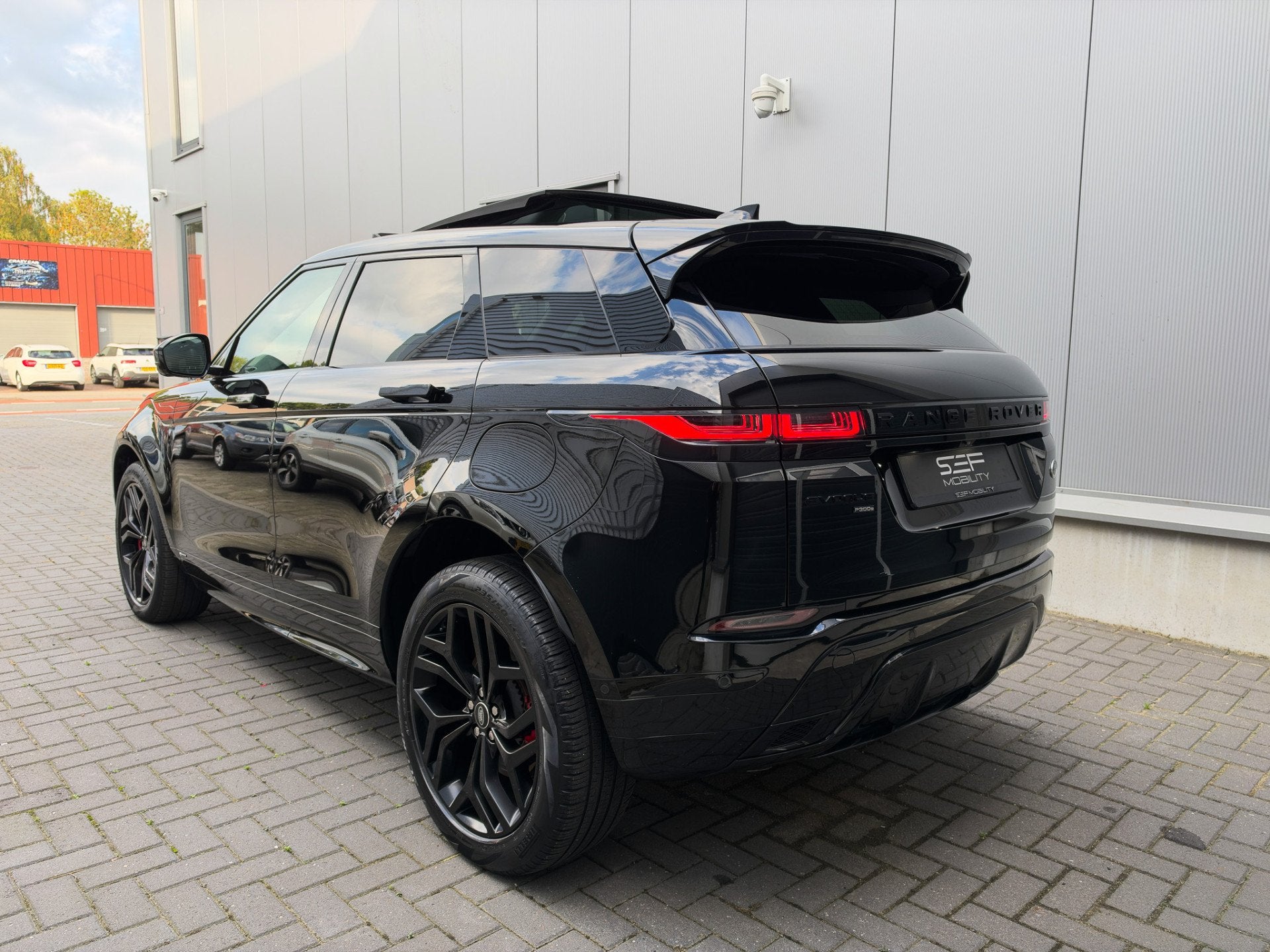 Land Rover Range Rover Evoque 1.5 P300e AWD R-Dynamic S Pano, Auto's, Automaat, Zwart, Leder, Vierwielaandrijving