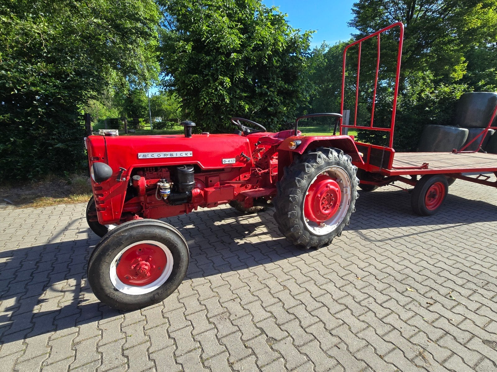 McCormick D-432 Oldtimer Tractor met Aanhanger, Ophalen of Verzenden, Oldtimer, Tot 80 Pk, Tot 2500