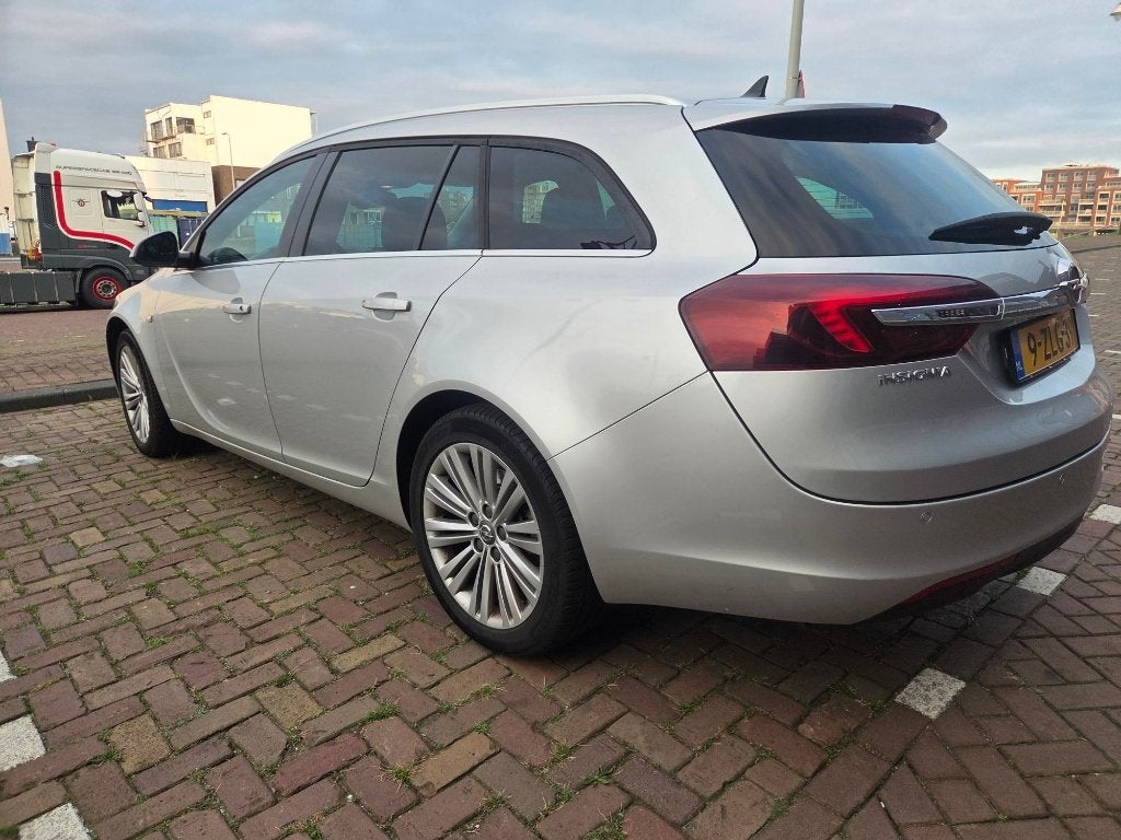Opel Insignia 1.6 Turbo | Automaat | Leder | Navi | Stoelvrw, Auto's, Dealer onderhouden, 15 km/l, Zwart, 4 cilinders