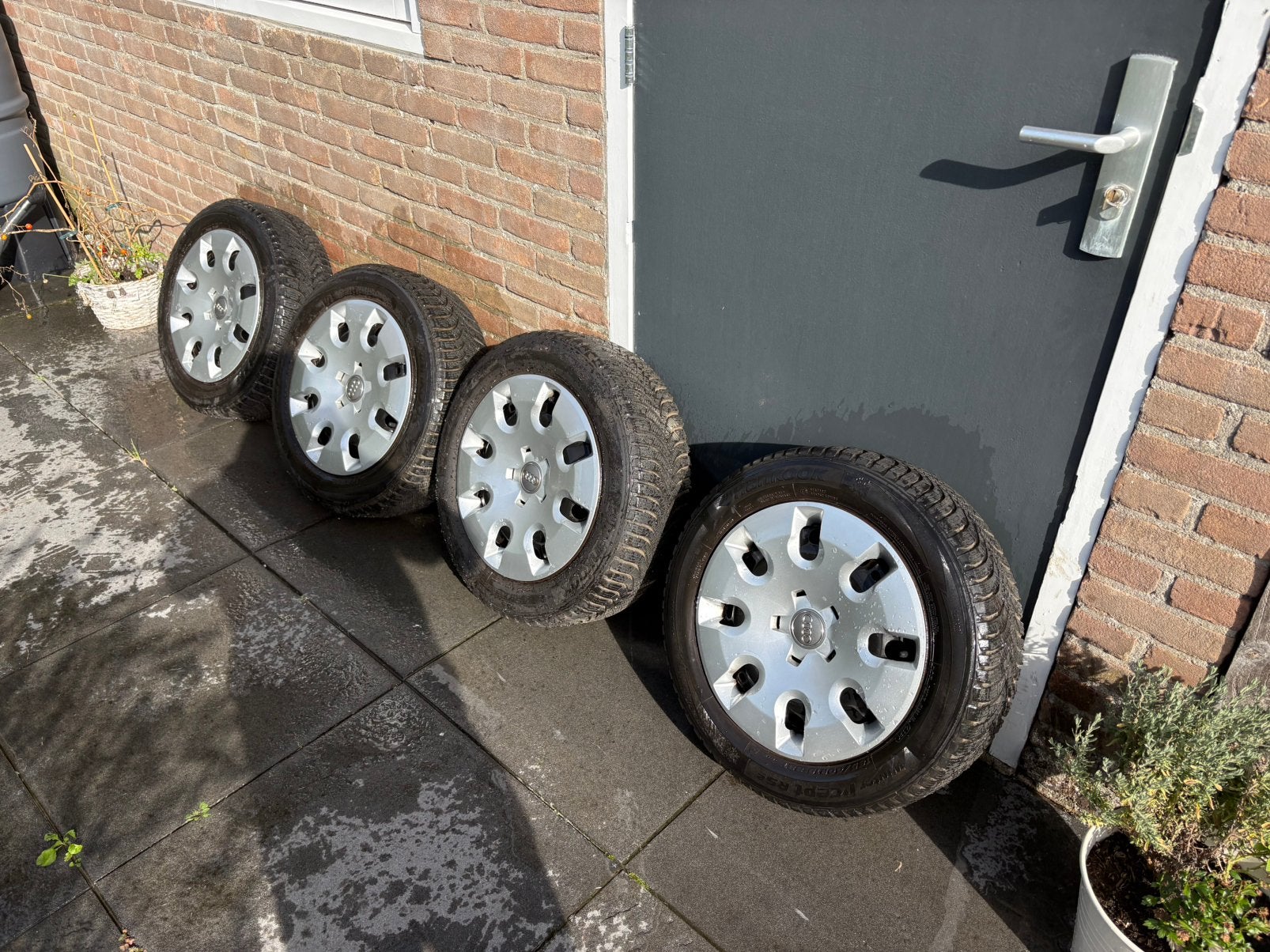Vier winterbanden afkomstig audi A1 (5x100) 185/60/R15, Ophalen