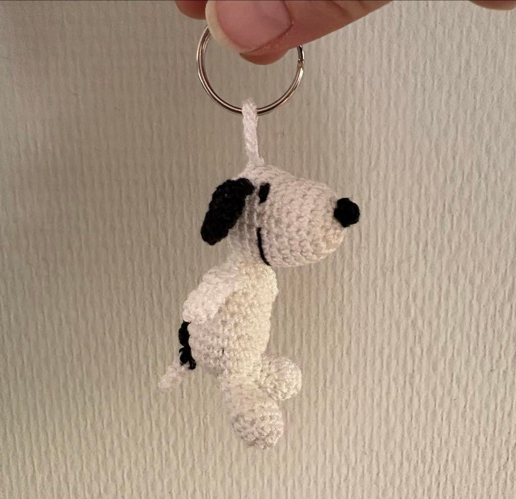 Snoopy sleutelhanger gehaakt, Ophalen of Verzenden, Nieuw, Knuffel of Figuurtje