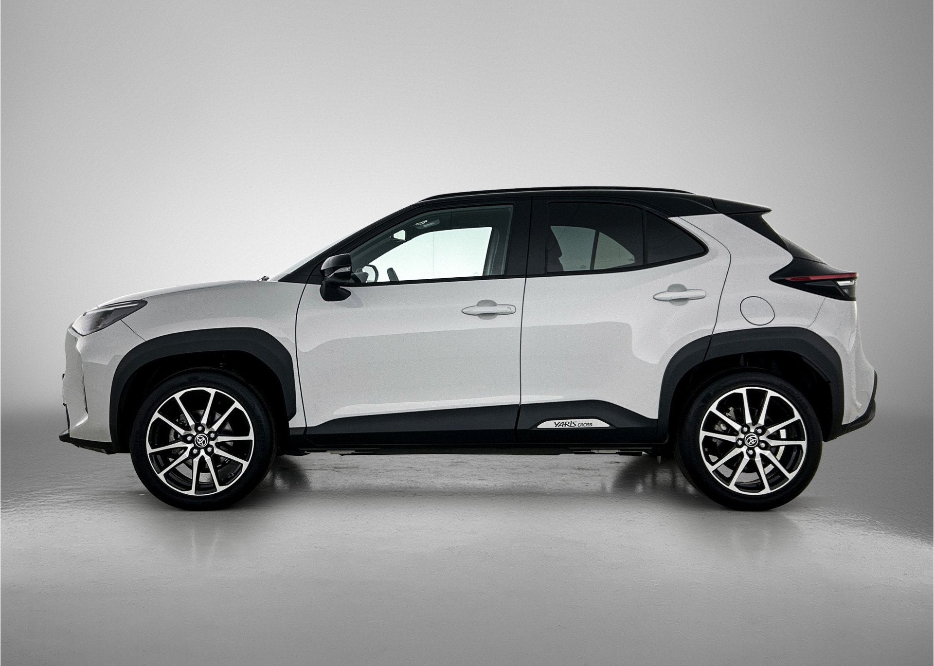 Toyota Yaris Cross 1.5 Hybrid 130 GR SPORT + | JBL | Head-Up, Auto's, Gebruikt, 1490 cc, Bedrijf, Hybride Elektrisch/Benzine