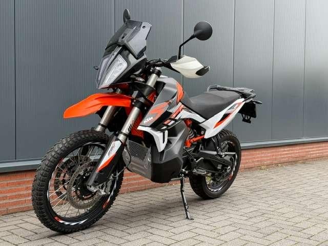 KTM 890 Adventure R 2022 met slechts 3081km in nieuwstaat, Niet ingevuld, Traction Control, 2 cilinders, Occasion