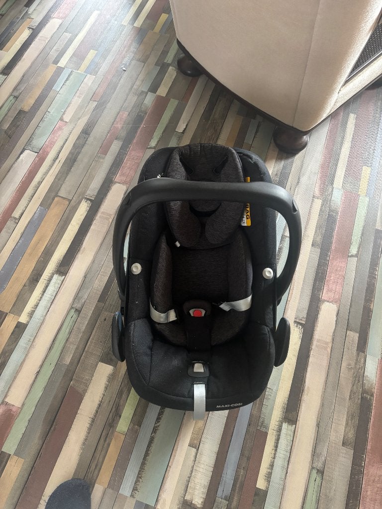 Maxi-Cosi autostoel met verkleinkussen en adapters, Ophalen, 0 t/m 13 kg, Maxi-Cosi, Gebruikt