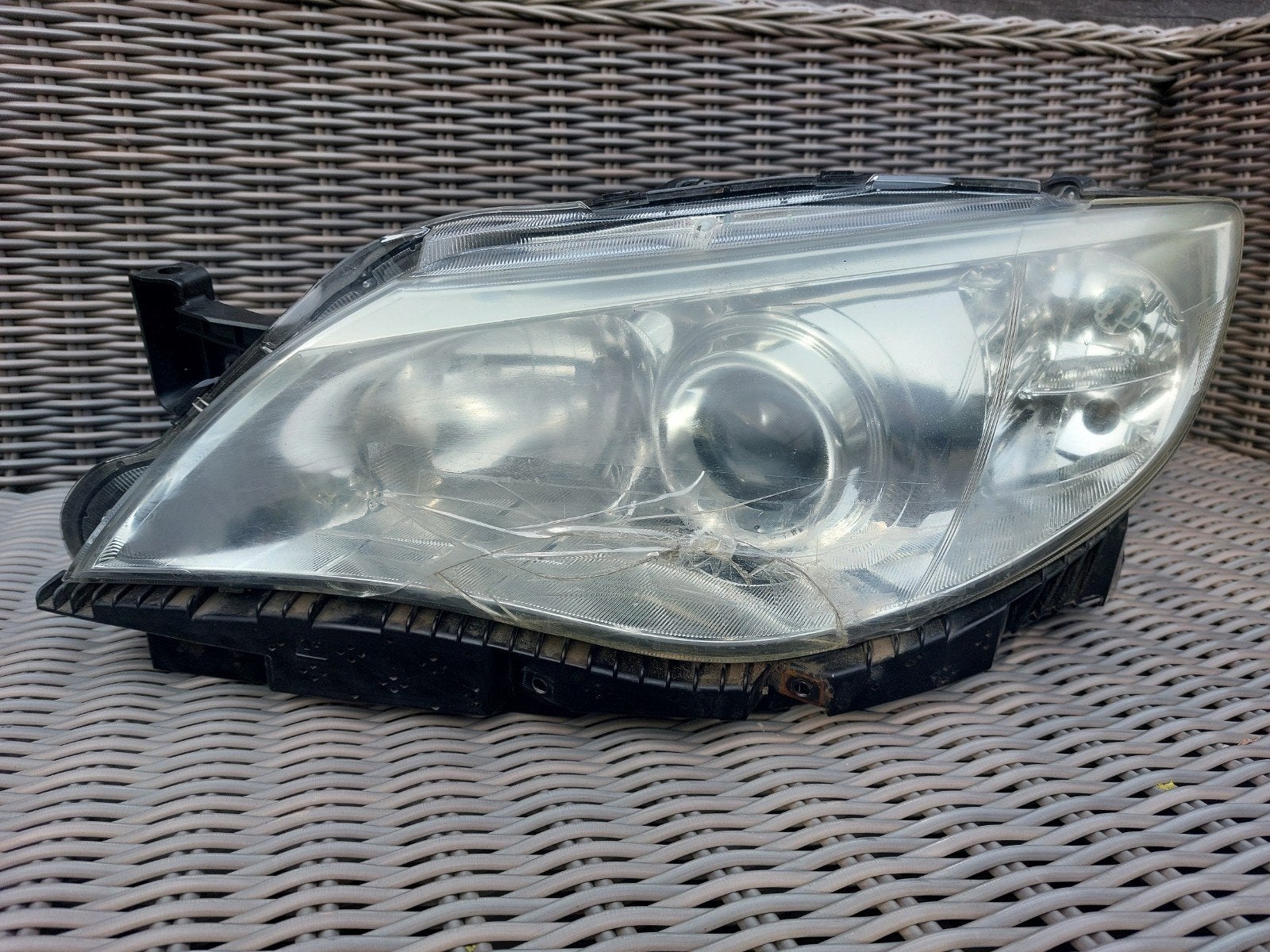 Koplamp Xenon links beschadigd Subaru Impreza 2011, Auto-onderdelen, Ophalen of Verzenden, Subaru