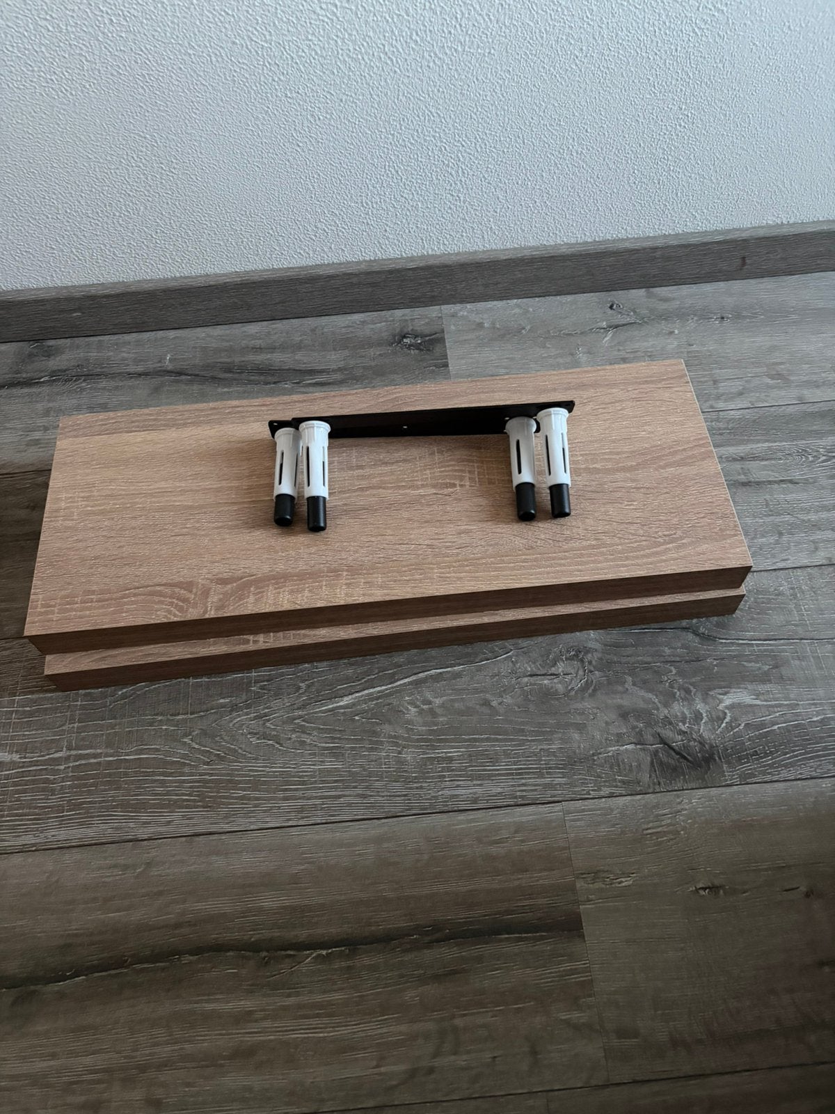 2 stuks Wandplank 60x23,5cm, Ophalen, Zo goed als nieuw