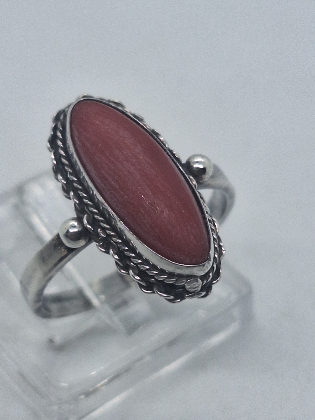 Antieke Zilveren Ring met Bloedkoraal - Maat 17, Gebruikt, Ophalen of Verzenden, 17 tot 18, Met edelsteen