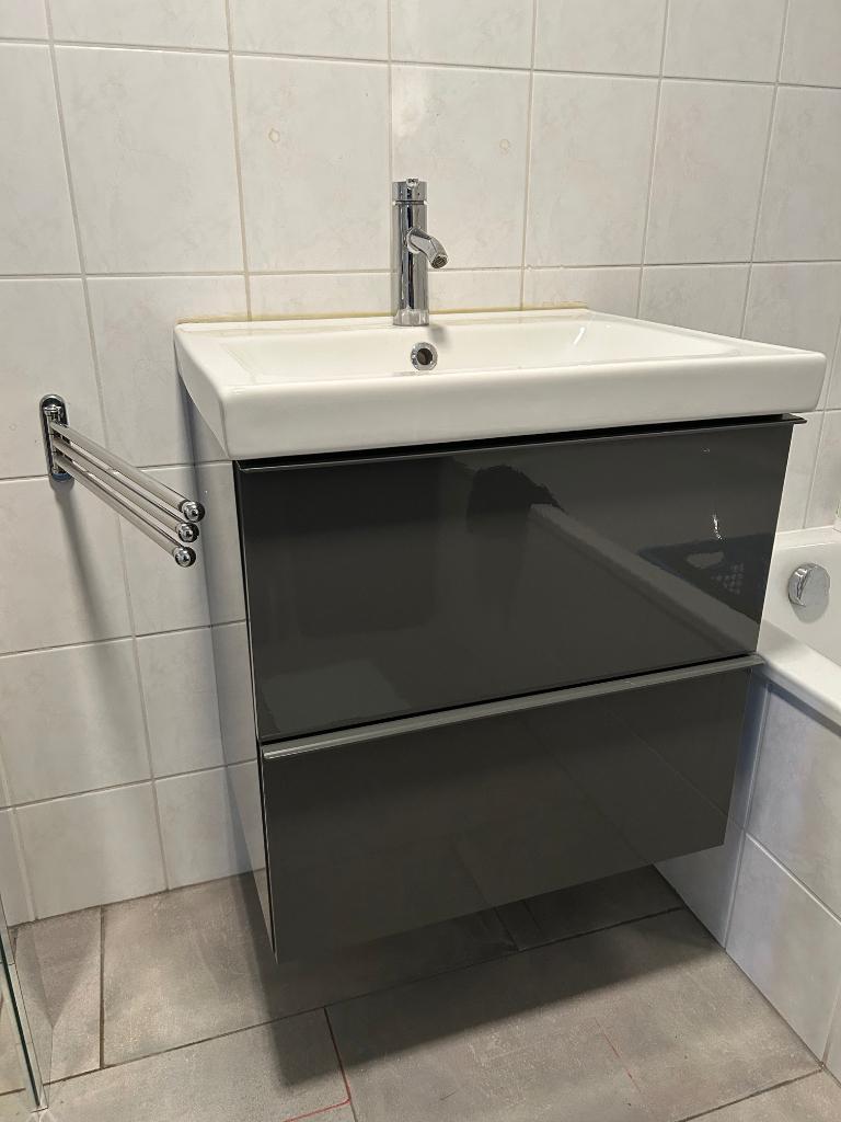 wastafel met kast, spiegelkast, douchegarnituur, Huis en Inrichting, Badkamer | Badkamermeubels, Ophalen, Gebruikt, 50 tot 100 cm