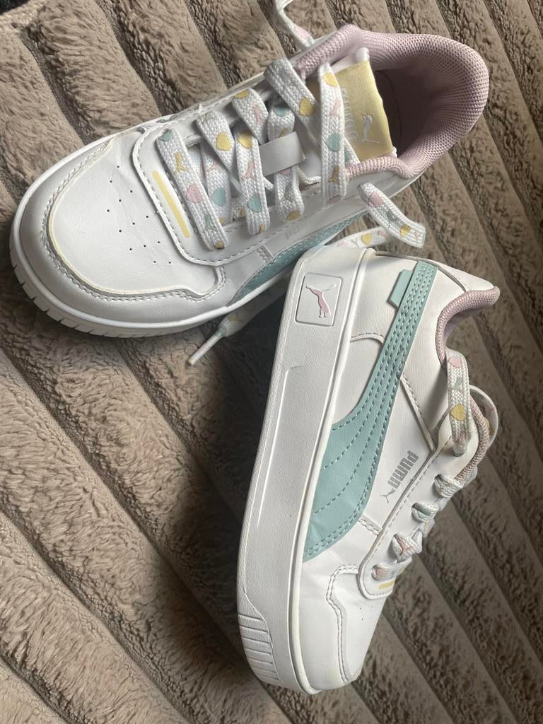 Puma sneakers maat 28 - Vrijwel nieuwstaat, Ophalen of Verzenden, Zo goed als nieuw, Meisje, Sportschoenen