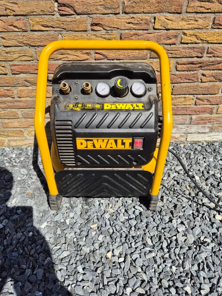 DeWalt Compressor - Compact en Krachtig, Doe-het-zelf en Verbouw, Compressors, Ophalen, Gebruikt, 6 tot 10 bar, Minder dan 200 liter/min