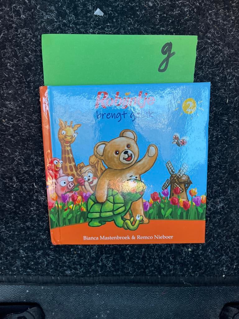 Bobbie brengt geluk - Kinderboek, Ophalen of Verzenden, Zo goed als nieuw, Fictie algemeen
