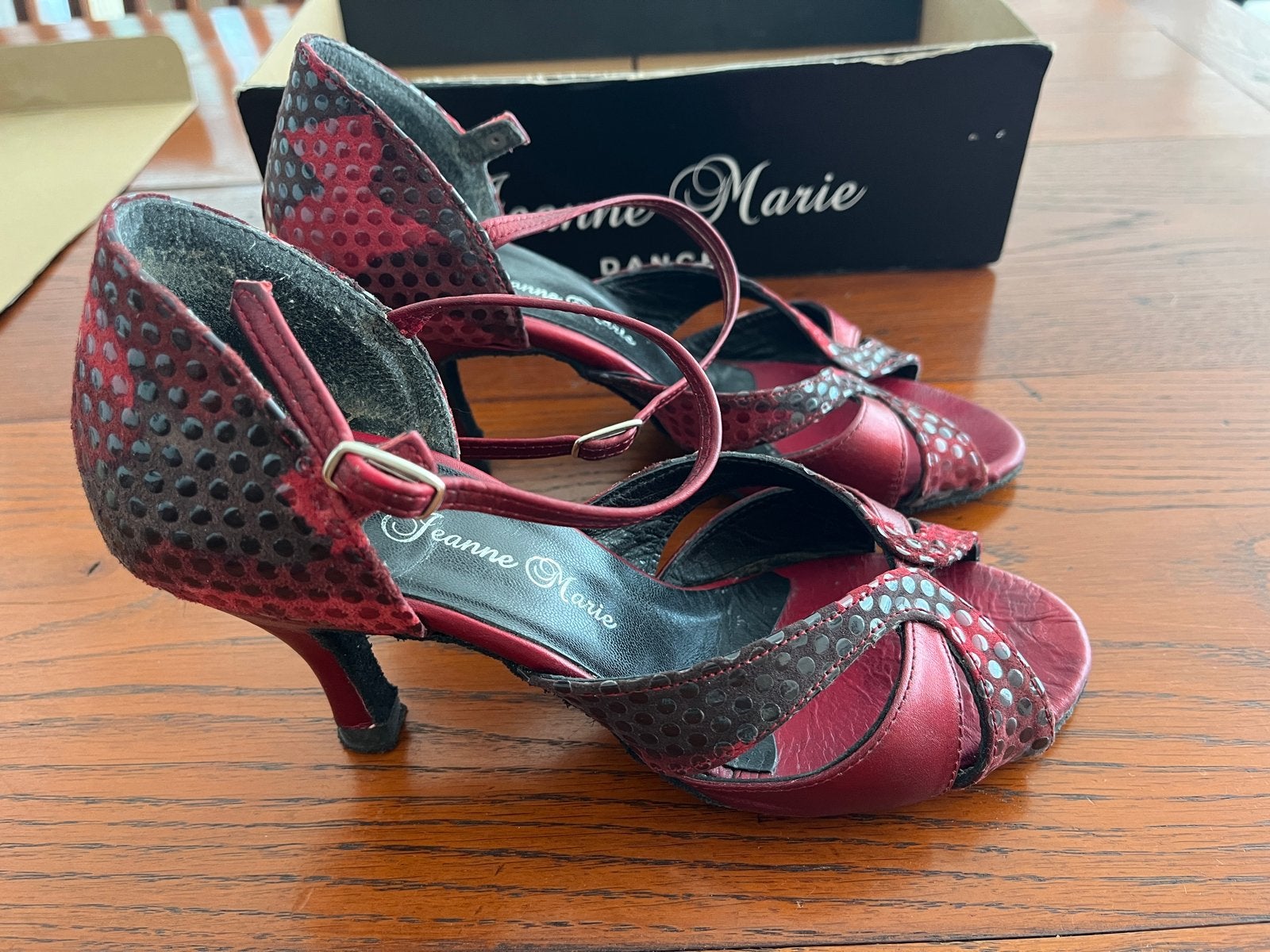 Dansschoenen maat 37 voor Argentijnse tango en salsa, Ophalen of Verzenden, Gedragen, Rood, Dansschoenen