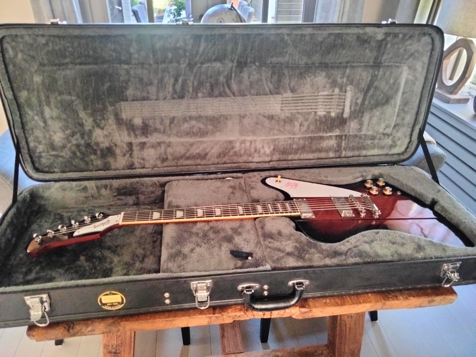 epiphone Fire bird met upgrades ( USA componenten ), Verzenden