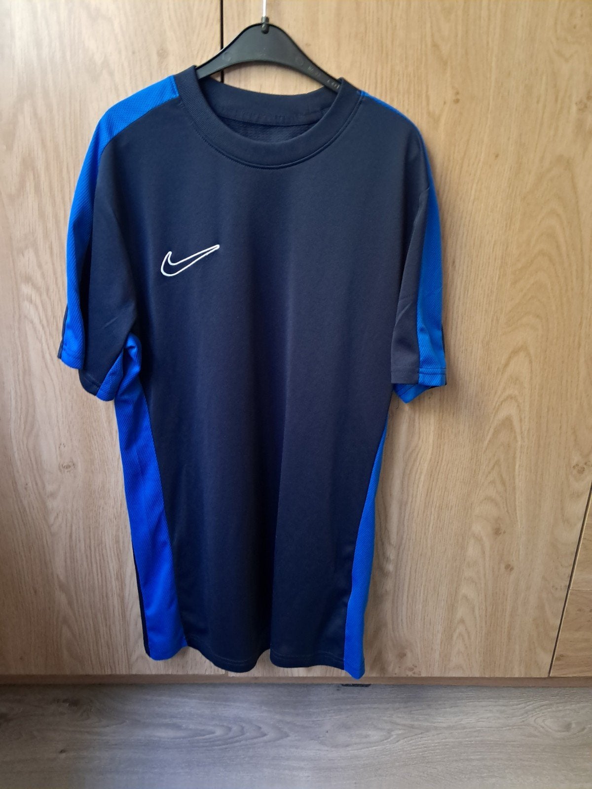 Nike shirt zwart blauw Dri- Fit maat 176 - S voor een jongen, Kinderen en Baby's, Kinderkleding | Maat 176, Ophalen of Verzenden