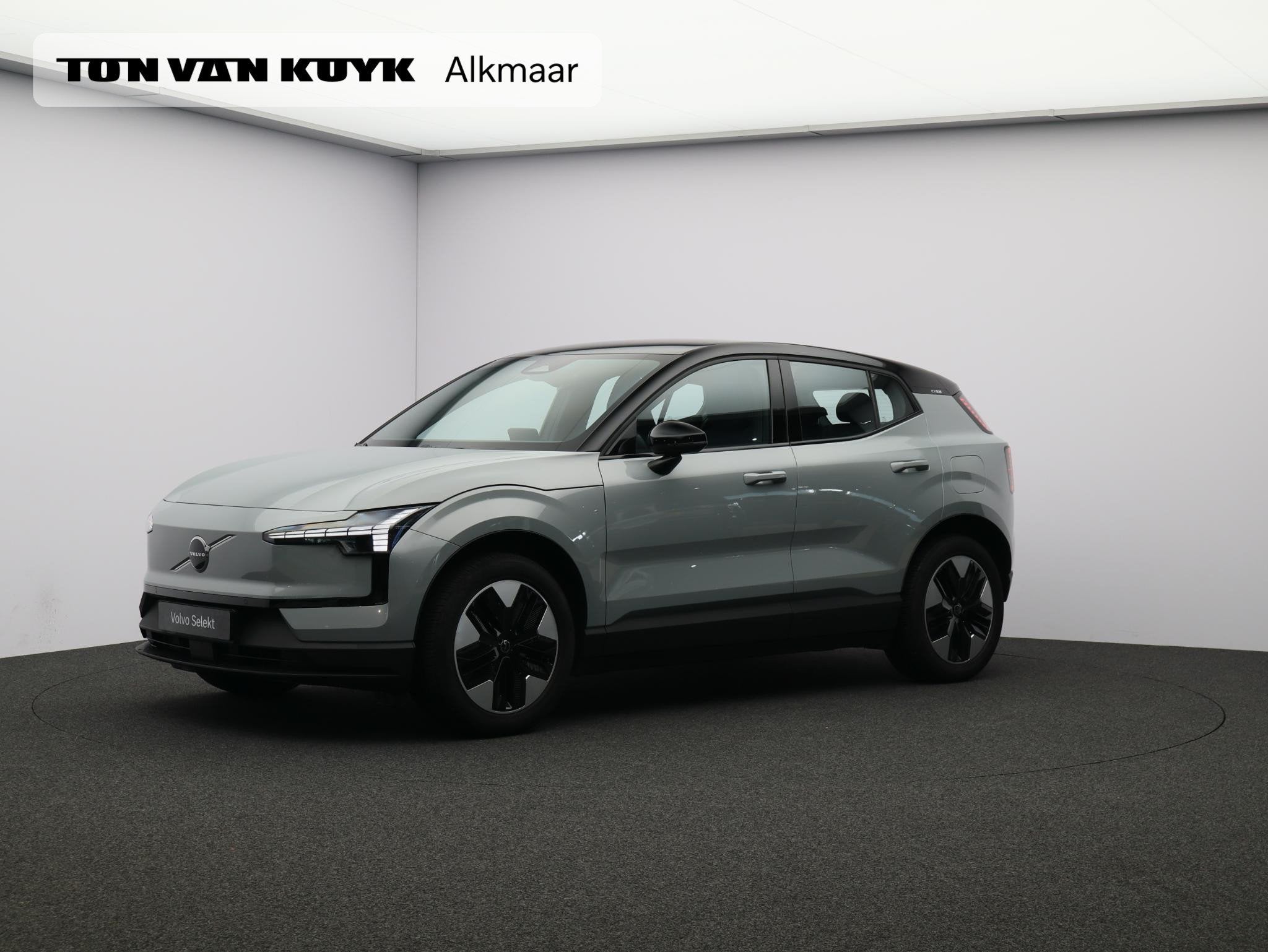 Volvo EX30 Single Motor Plus 51 kWh / Stoel+Stuurverwarming