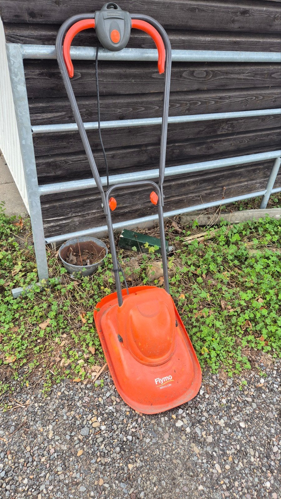 Flymo zweefmaaier - doet het, Tuin en Terras, Ophalen, Gebruikt, Elektrische grasmaaier, Minder dan 30 cm