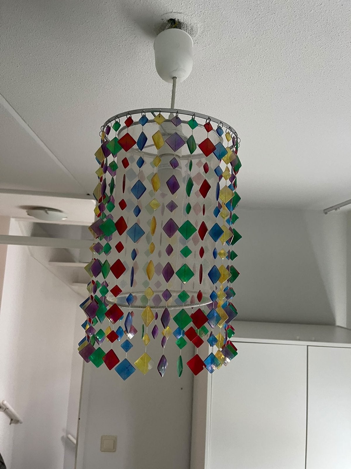 2 vrolijke hanglampen - kleurrijk en roze, Huis en Inrichting, Ophalen, Gebruikt, Kunststof