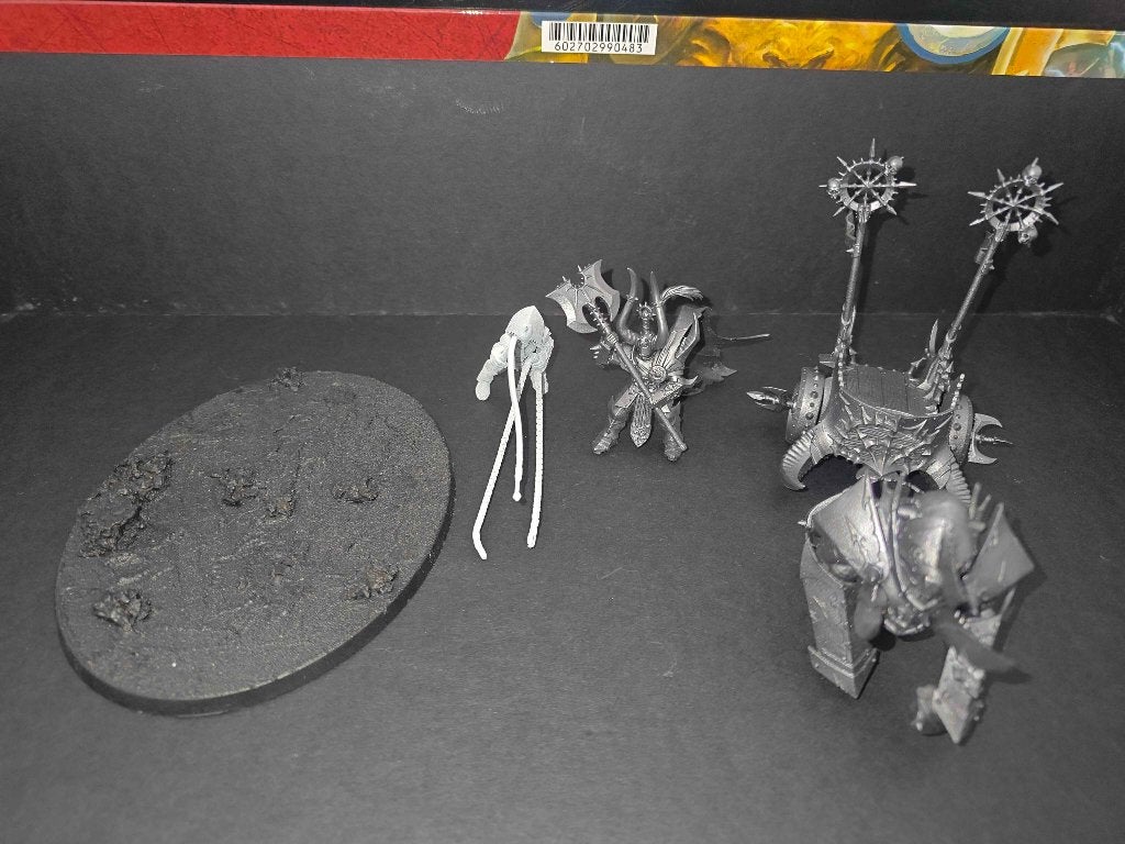 Warhammer- Slaves to Darkness - Chaos Chariot - Gorebeast, Met verf, Gebruikt, Figuurtje(s), Warhammer