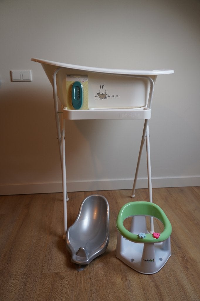 babybadje Nijntje met toebehoren, Ophalen, Zo goed als nieuw, Badje, Standaard
