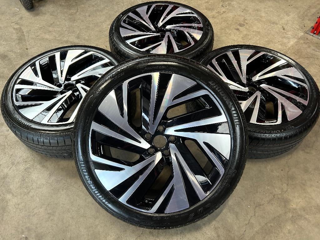 NIEUWE 21 inch originele Narvik velgen VW ID.4 + zomerbanden, Auto-onderdelen, Banden en Velgen, Banden en Velgen, Nieuw, 235 mm