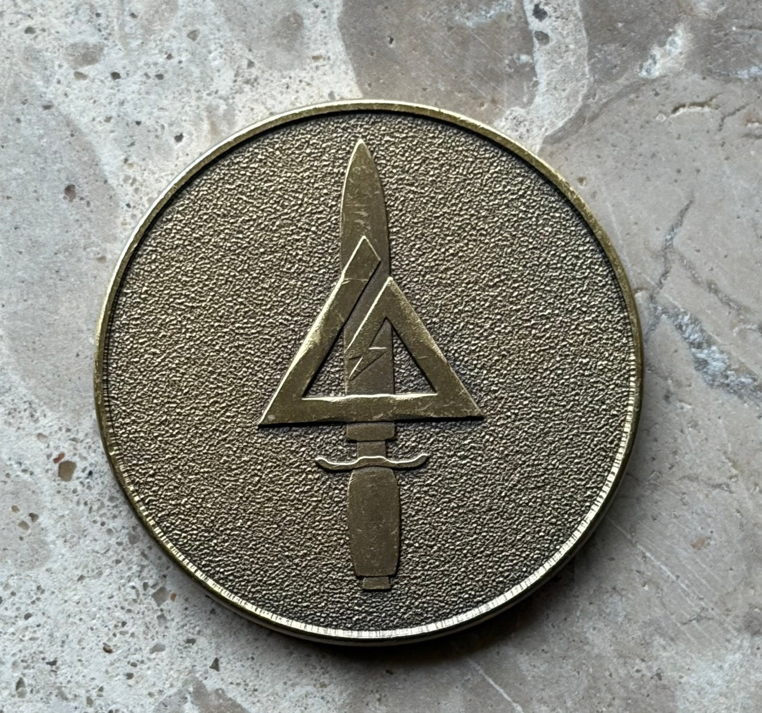 US Army Delta Force special forces coin, Ophalen of Verzenden, Landmacht, Amerika, Embleem of Badge