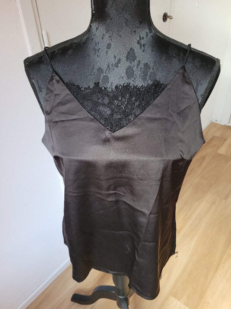 Cherry Koko zwart glanzend topje top met kant maat M Nieuw, Cherry Koko, Ophalen of Verzenden, Zwart, Hemd