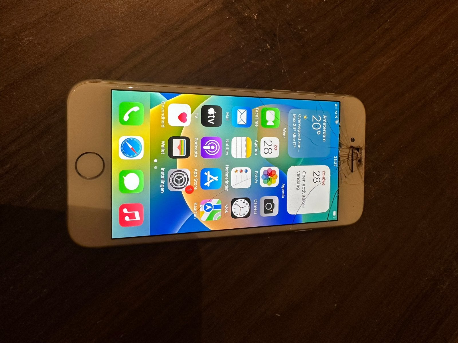 iPhone 8 - Gebruikt met kapot scherm (64GB, 81% batterij), Telecommunicatie, Mobiele telefoons | Apple iPhone, Gebruikt, Zwart