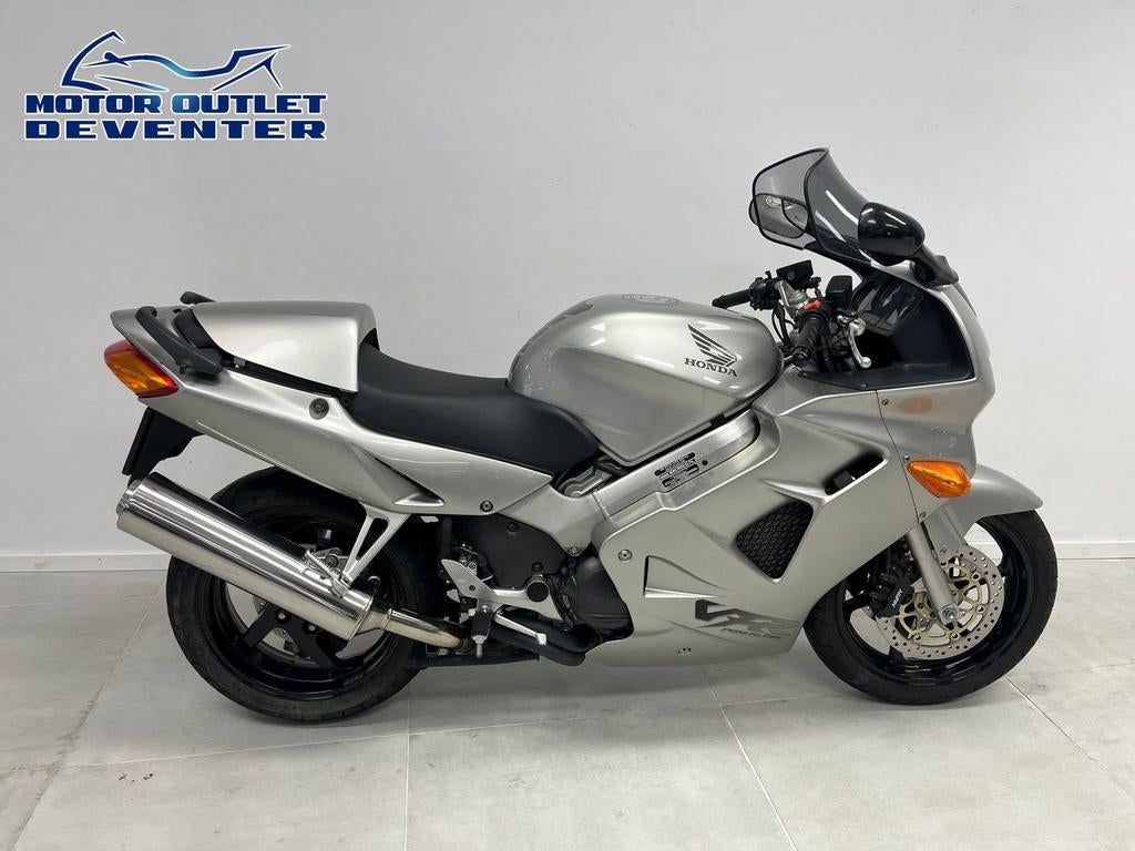 Mooie originele HONDA VFR800 FI (bj 1998)VFR 800 FI, Motoren, Motoren | Honda, 782 cc, HONDA, 4 cilinders, Motorrijbewijs A