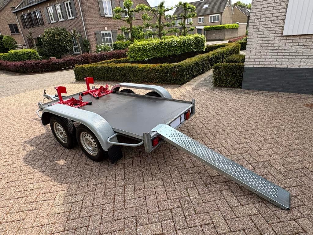 Motoraanhanger te huur