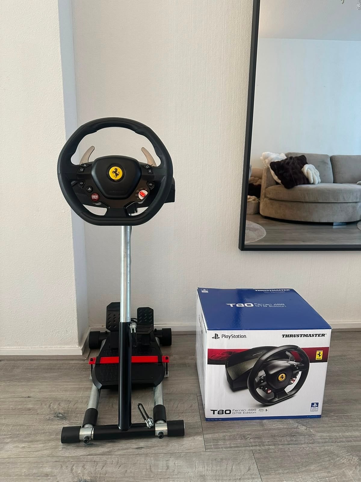 Thrustmaster T80 Ferrari 488 GTB Edition racestuur met pedal, Ophalen, Zo goed als nieuw, Stuur of Pedalen, PlayStation 4