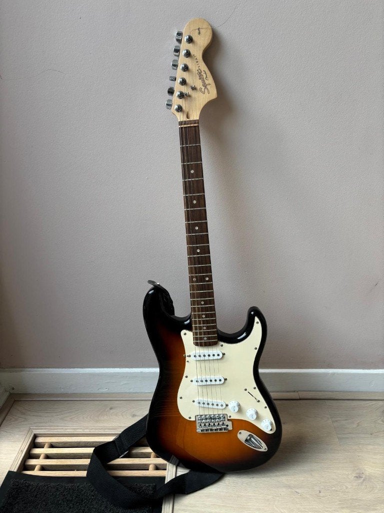 Fender Squier Affinity Series Stratocaster, Muziek en Instrumenten, Ophalen, Zo goed als nieuw, Solid body, Fender