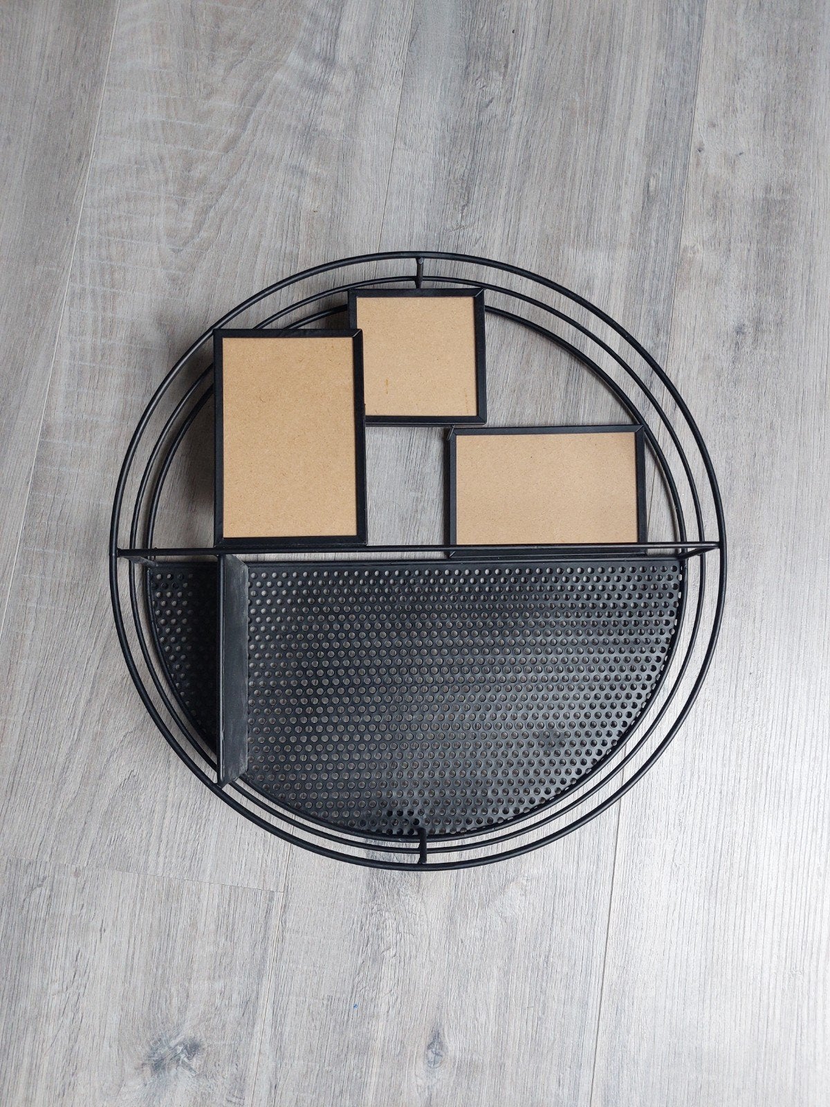 Metalen ronde fotolijst met plankje en 3 fotolijstjes, Ophalen, Gebruikt, Fotolijst, Metaal