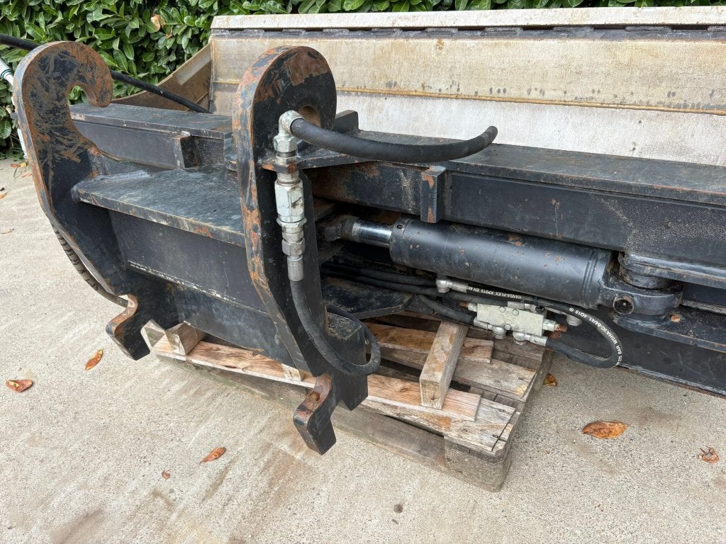 CW30 Kantelbak grondbak KB-KL12-2000 – 2019 MN Matt Nielen, Ophalen