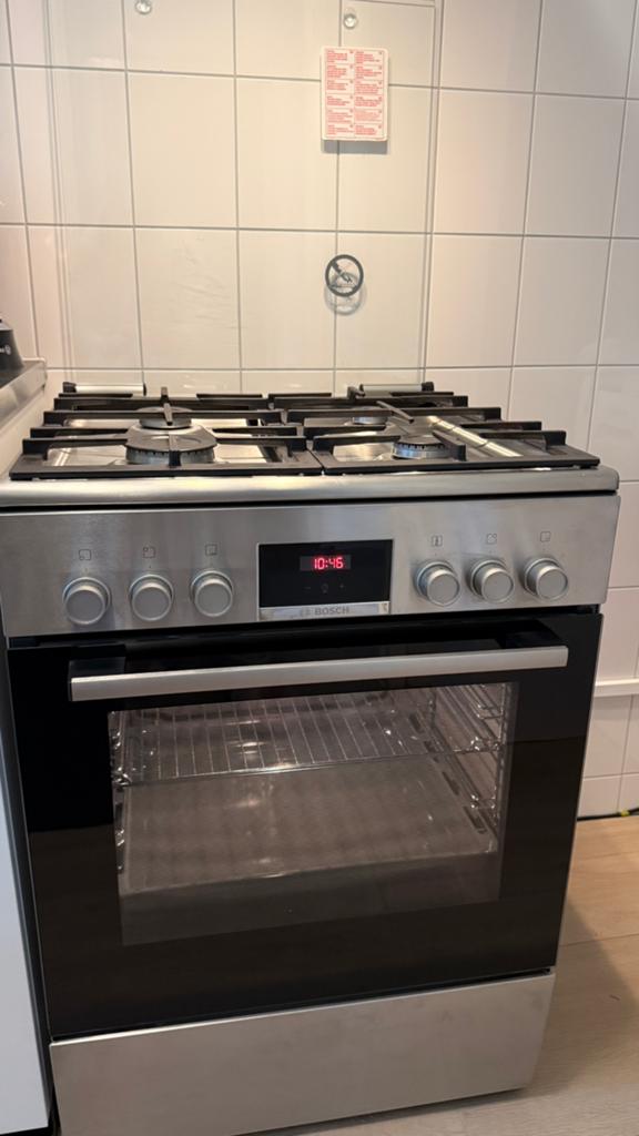 Bosch gasfornuis met oven HXR39IE50N, Zo goed als nieuw, Gas, Vrijstaand, 85 tot 90 cm