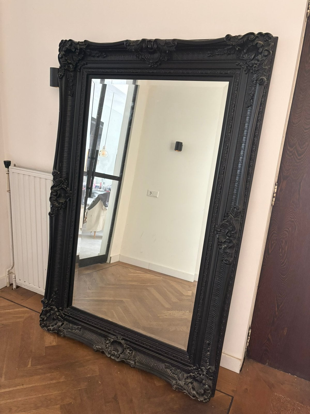 Zwarte houten barok in dacet geslepen spiegel 175 cm, Huis en Inrichting, Ophalen, Rechthoekig