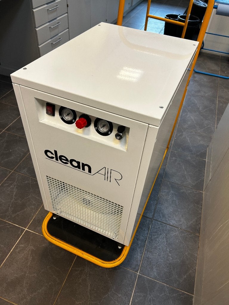 CleanAIR CLR 15/30 S olievrije compressor – defect, Doe-het-zelf en Verbouw, Compressors, Gebruikt, 6 tot 10 bar, Ophalen of Verzenden
