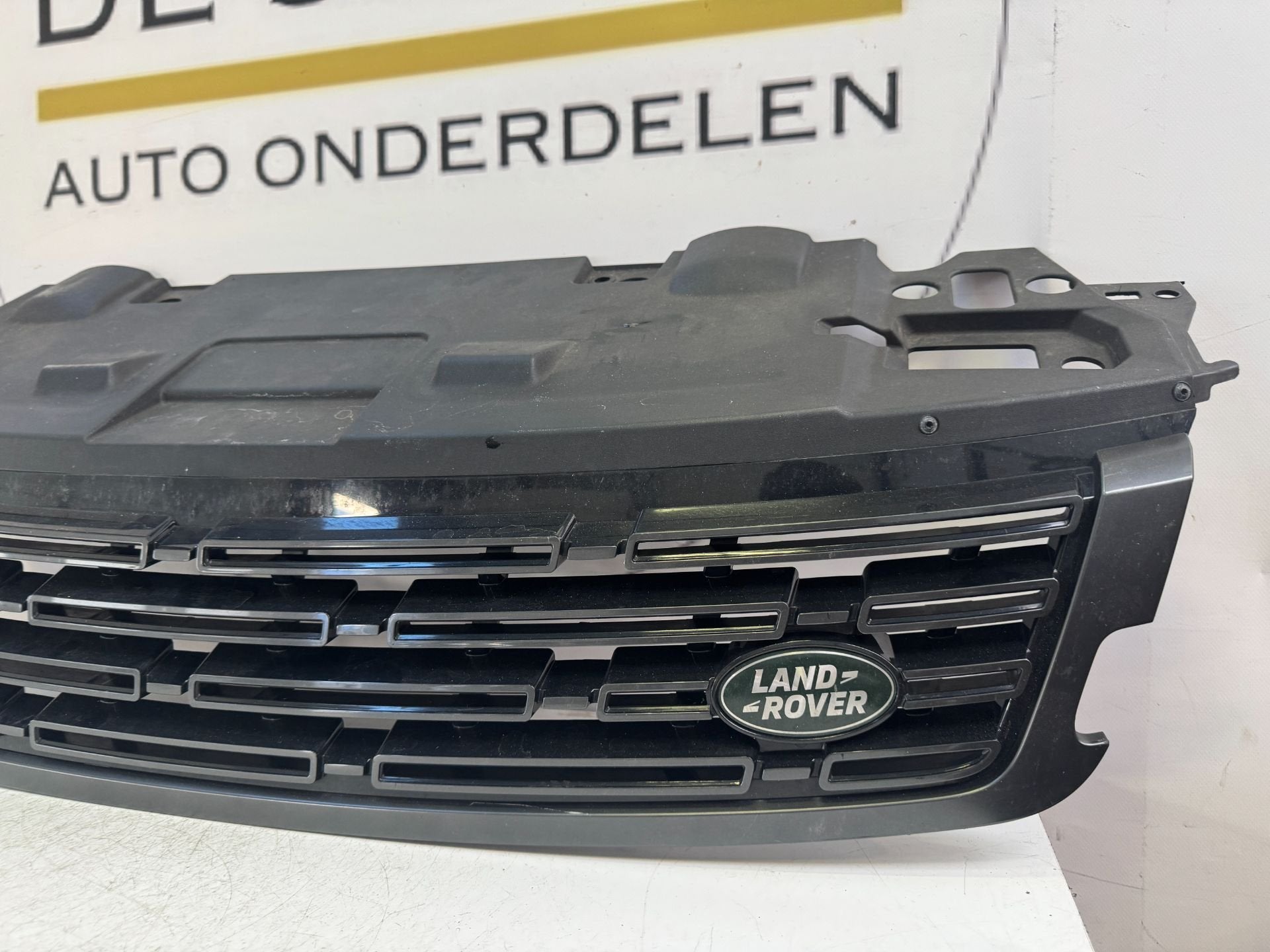 RANGE ROVER SPORT L461 GRIL GRILLE 2022- n9x2-8200-a, Voor, Abbey Road, Whitley 1
CV3 4LF  Coventry, Jaguar Land Rover Limited